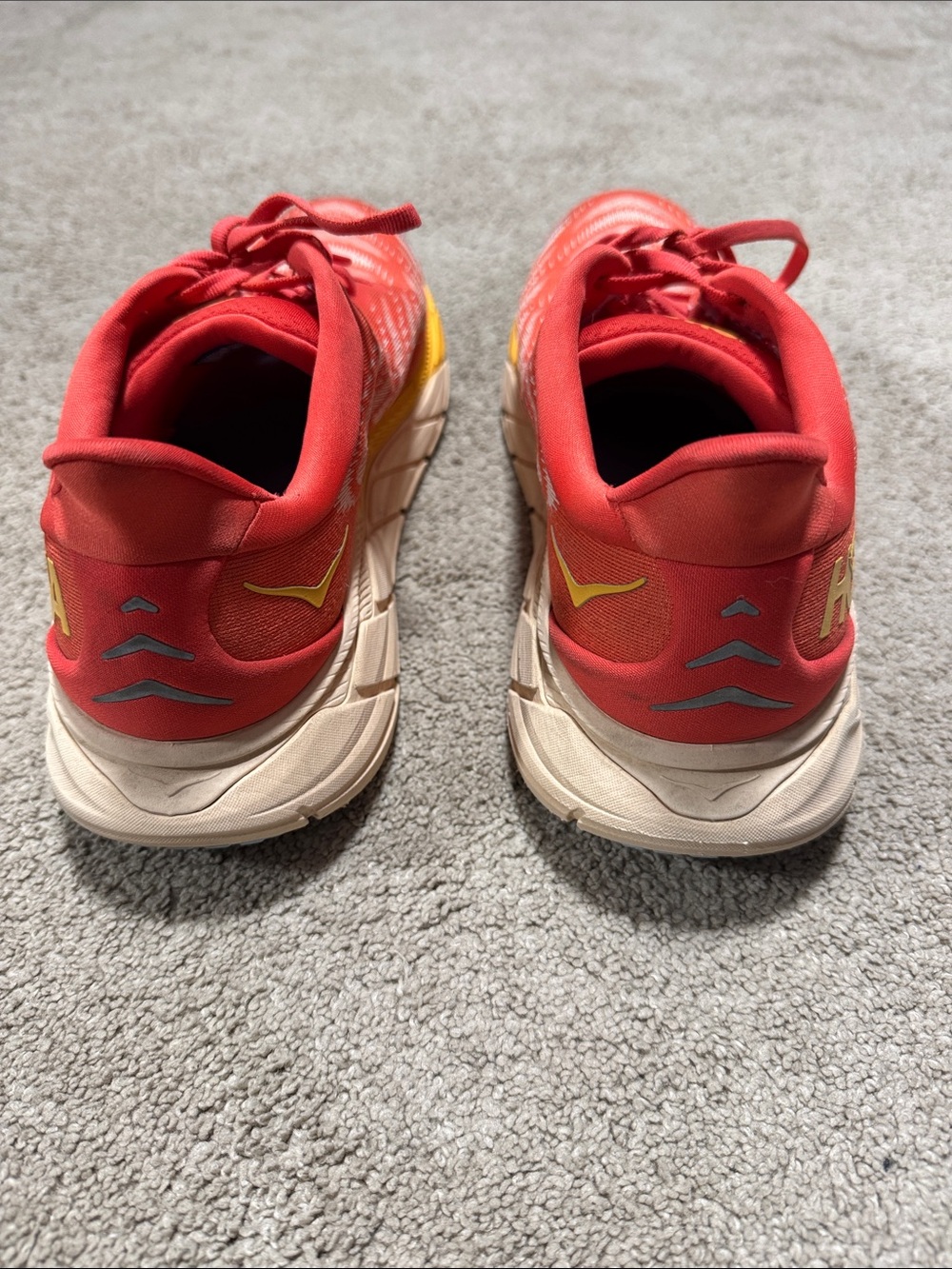 Hoka Arahi 6 - M Size 12 - Red and Yellow Cushioned Running Shoes - Picture 4 of 8